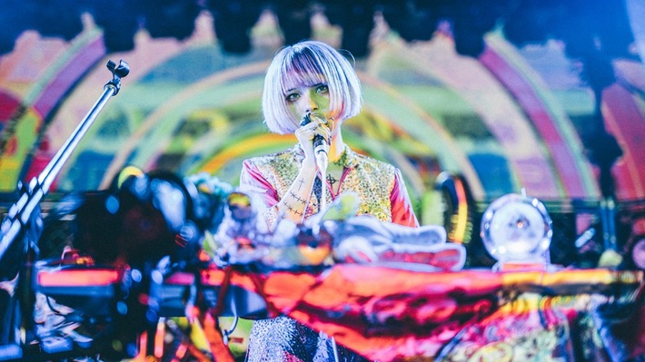 4s4ki、「I LOVE ME」MV 100万回再生突破を記念し今年3月開催の初ワンマン・ライヴ映像公開