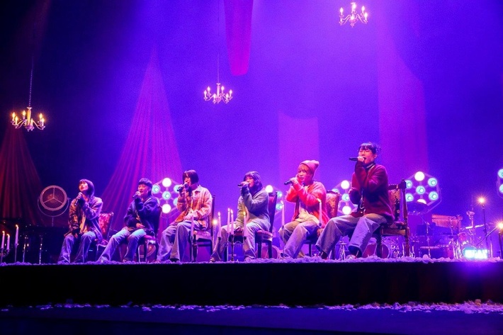 BiSH、MTV伝統のアコースティック・ライヴ"MTV Unplugged"に登場。代表曲からNIRVANAをオマージュしたカバーまで披露