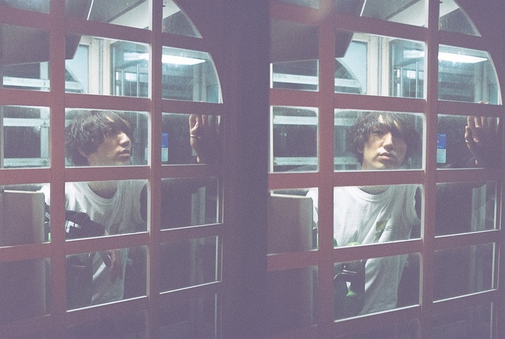 橋本 薫（Helsinki Lambda Club）のソロ・プロジェクト"Little Tooth"、2nd EP『Love & Haze』より「Tightrope」MV公開