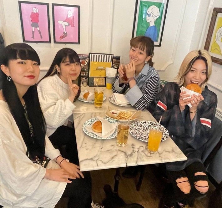 Z世代ガールズ・バンド"she9"、"結婚できないにはワケがある。"主題歌担当のみならずドラマにも初出演決定