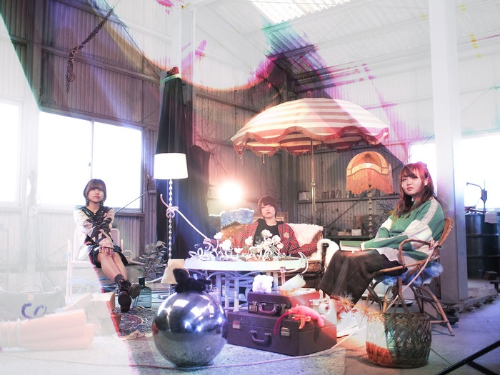 福岡ガールズ・バンドの新鋭 snooty、本日5/26リリースの3ヶ月連続配信シングル第2弾「世界が終わるまで」MV公開。初の東京ライヴも決定