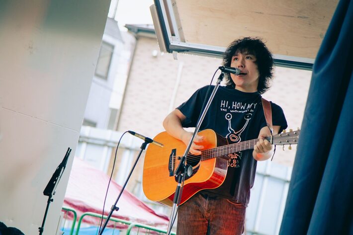 ゲイリー・ビッチェ（モーモールルギャバン）、ソロ名義"ヤジマX"で新曲「From FUTON to EVERYWHERE」5/31デジタル・リリース＆MV公開