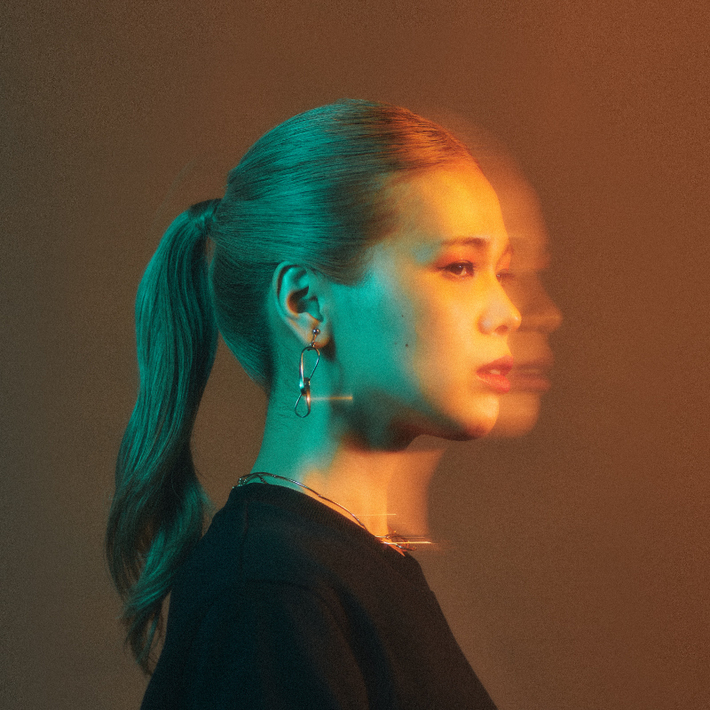 デビュー・ライヴから5周年のキミノオルフェ、1stシングル「バックパック」の本人イラストによるリリックMV公開