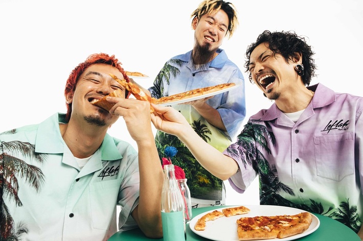 WANIMA、7thシングル『Chopped Grill Chicken』8/18リリース決定。収録曲＆ジャケット写真＆アーティスト写真も公開