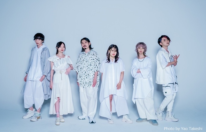 AliA、8/4リリースの新曲「ノスタルジア」ティーザー映像公開。新衣装を纏った艶やかな新ヴィジュアルも