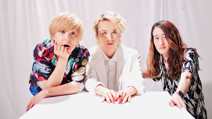 Amber's、新曲「アブノーマル」配信リリース。BTS「Butter」振付制作に参加のダンサー Sota（GANMI）フィーチャーしたMVを本日22時にプレミア公開