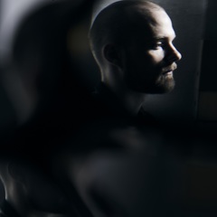 アイスランドの国民的シンガー・ソングライター Ásgeir、ニューEP『The Sky Is Painted Gray Today』9/3リリース。新曲「Sunday Drive」MV公開