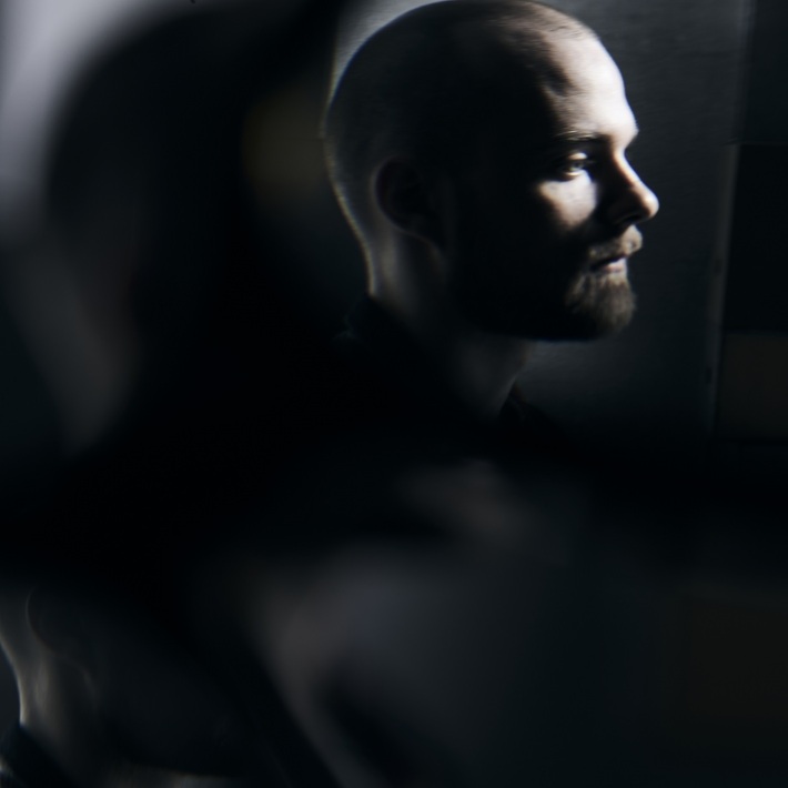 アイスランドの国民的シンガー・ソングライター Ásgeir、ニューEP『The Sky Is Painted Gray Today』9/3リリース。新曲「Sunday Drive」MV公開