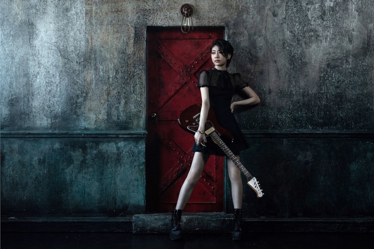 Little Black Dress 川谷絵音プロデュースのメジャー デビュー曲 夏だらけのグライダー Mv公開 休日課長も登場 Little Black Dress 川谷絵音プロデュースのメジャー デビュー曲 夏だらけのグライダー Mv公開 休日課長も登場