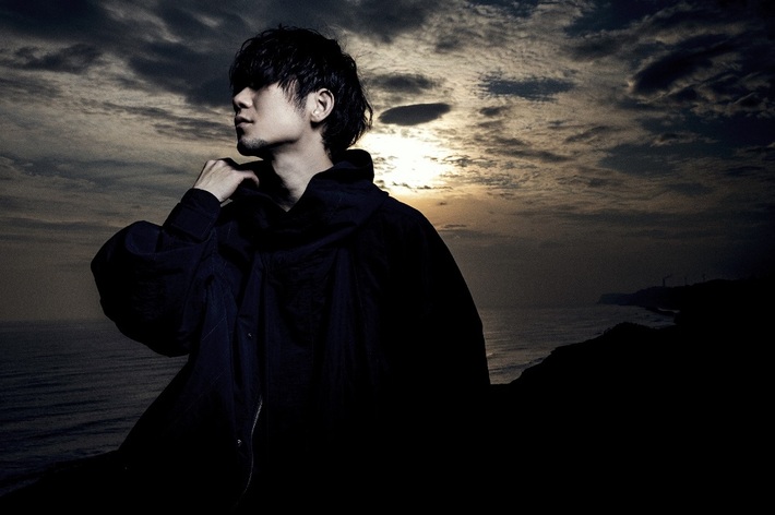 TK from 凛として時雨、ソロ・プロジェクト10周年の節目に初のベスト・アルバム『egomaniac feedback』リリース。東名阪ツアーも決定