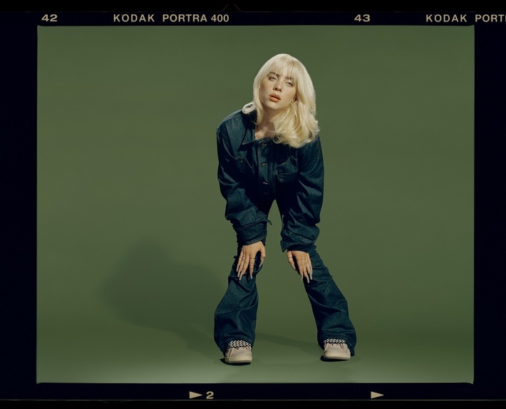 Billie Eilish、新曲「NDA」のライヴ映像公開