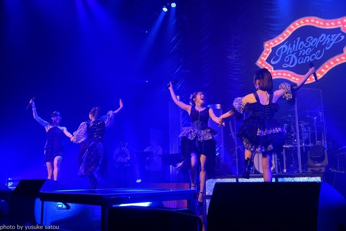 フィロソフィーのダンス、TVアニメ"魔法科高校の優等生"EDテーマ「ダブル・スタンダード」7/11先行配信。リリース記念した特集イベントがオンライン空間"LOUNGE"にて開催