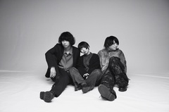 Hakubi、本日7/9先行配信リリースの新曲「悲しいほどに毎日は」MV公開。リアルなライヴの"今"を描く