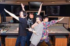 岸田教団＆THE明星ロケッツ、ベスト・アルバム『異世界転生したらベストアルバムでした。』9/29リリース決定