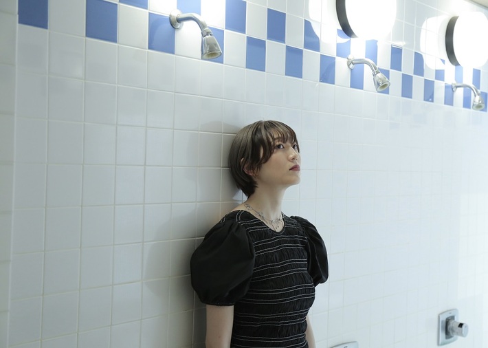 miida、新曲「melt night」MVを8/7プレミア公開。直前にはYouTubeにてアベマコト（ex-挫・人間）迎えた生配信も開催