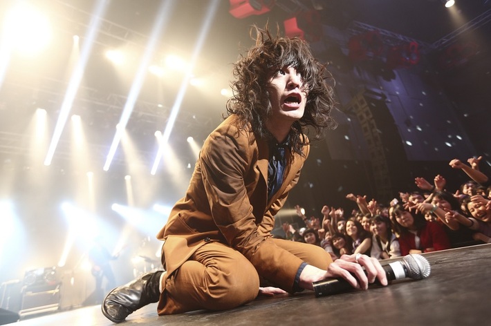 ドレスコーズ、歴代ライヴ8公演が"U-NEXT"で一挙配信開始