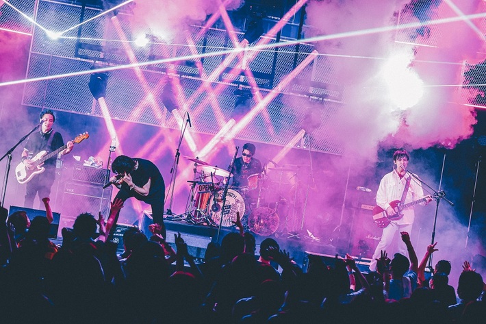 go!go!vanillas、Zepp Haneda公演から火花飛び散る大迫力の「one shot kill」ライヴ映像公開