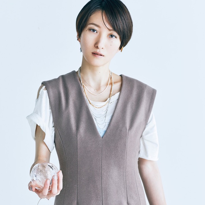 日食なつこ、ニュー・アルバム『アンチ・フリーズ』から台湾アーティスト Ruby Fataleとのコラボ曲「泡沫の箱庭」リリック・ビデオ公開