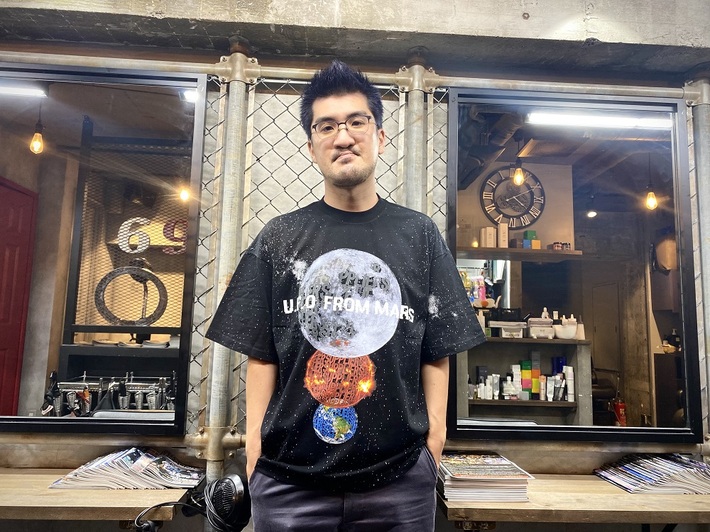 mono（神聖かまってちゃん）、激ロック・プロデュースによる美容室"ROCK HAiR FACTORY"のヘアモデルに登場。スタイルを公開