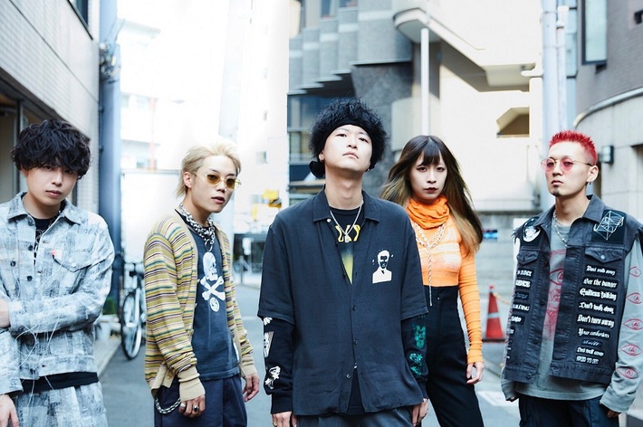 新世代ミクスチャー・ロック・バンド サンサーラブコールズ、明日8/4リリースの1stミニ・アルバム『8dayHz』より「コンクリートユートピア」MV公開