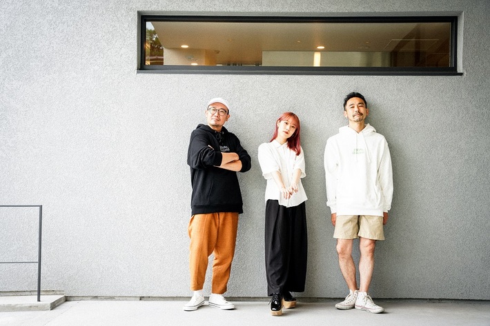 FRONTIER BACKYARD、無観客ライヴ配信コンテンツ"direct package"おかもとえみを迎え収録した第3弾"Rhythm"を9/24 21時よりプレミア公開。ライヴ盤CD10/27発売