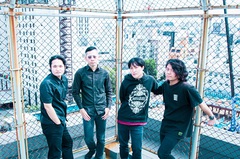 福岡を拠点に活動中のロック・バンド FREE WALK FREE、全国デビューとなるニュー・アルバム『碧』10/6リリース決定。収録曲「WALKING DEAD」MV公開