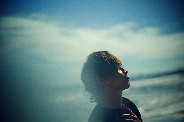 INORAN、ニュー・アルバム『ANY DAY NOW』よりリード曲「Wherever,Whenever」MV公開