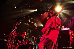 ドミコ、本日10/13リリースのニュー・フル・アルバム表題曲「血を嫌い肉を好む」MV公開