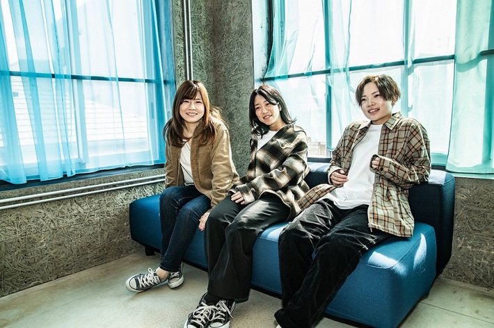京都発3人組ツイン・ヴォーカル・ガールズ・バンド nolala、1st EP『sequence』12/15リリース決定。全国12ヶ所回るリリース・ツアー開催