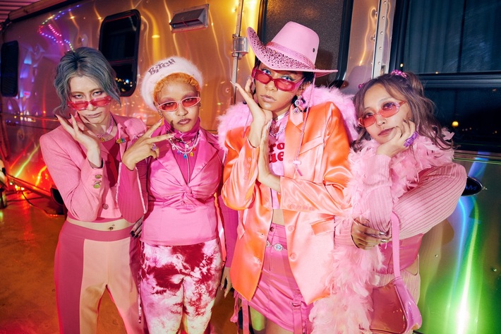 女王蜂、完全生産限定シングル表題曲「KING BITCH」10/20先行配信。CDカップリングにはファン待望の2曲を再録。作品に紐づく新ヴィジュアルも公開