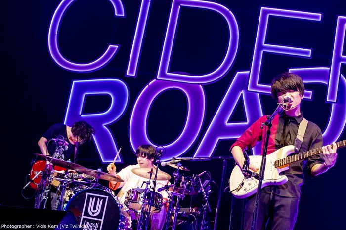 UNISON SQUARE GARDEN、12/29にライヴBD/DVD『Revival Tour "CIDER ROAD"』リリース決定
