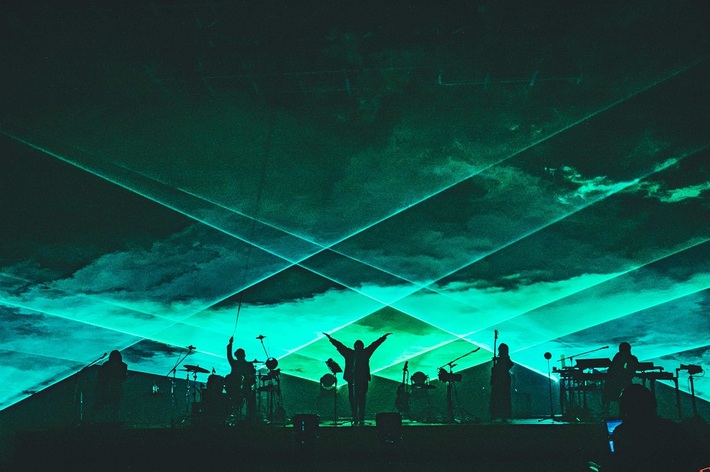 サカナクション、映像表現の限界を超えたオンライン・ライヴ"SAKANAQUARIUM アダプト ONLINE"より「multiple exposure」ライヴ映像を11/28まで期間限定で公開