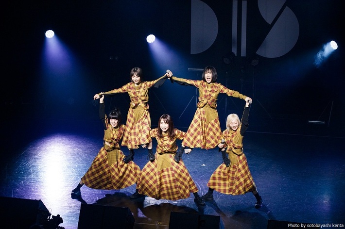BiS、新メンバー"ナノ3"お披露目ライヴで新体制初シングルのリリース発表。新アー写も公開
