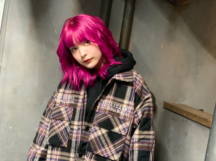 アンジェリーナ1/3（Gacharic Spin）、激ロック・プロデュースによる美容室"ROCK HAiR FACTORY"のヘアモデルに登場。スタイルを公開