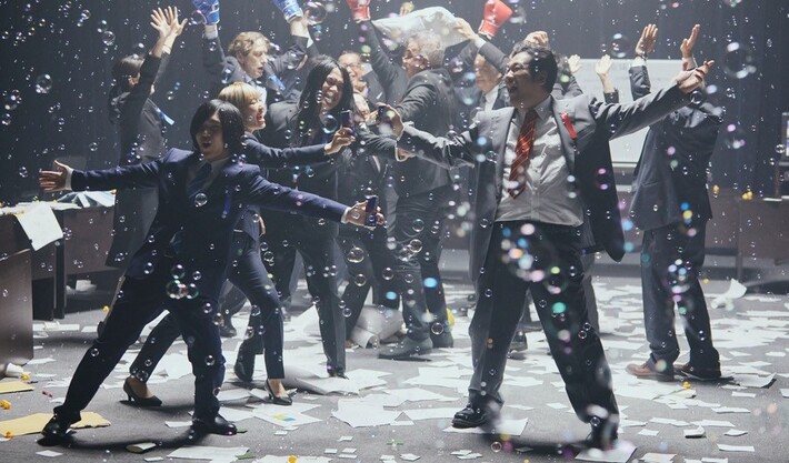 ヤバイTシャツ屋さん VS 岡崎体育、コラボ楽曲「Beats Per Minute 220」MV公開