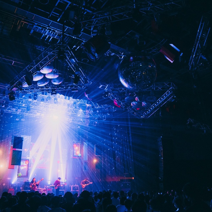 Helsinki Lambda Club、昨年開催したツアー・ファイナルとなる新木場STUDIO COASTでのライヴ本編収録したライヴ・アルバム3/2配信リリース決定