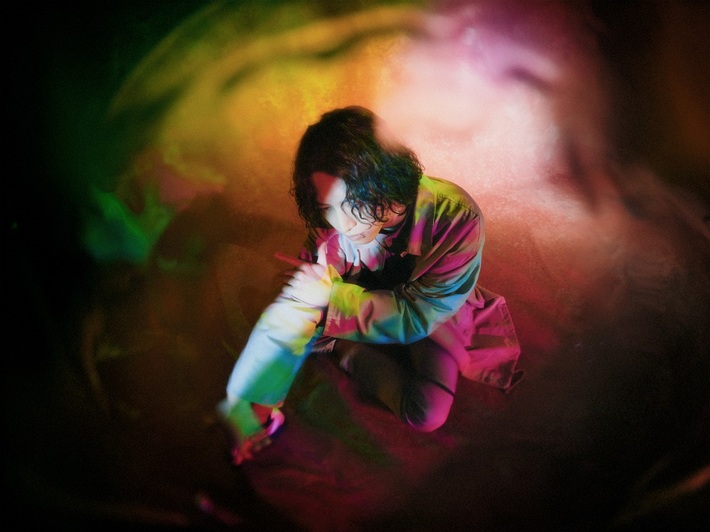 キタニタツヤ、春に全国ツアー"BIPOLAR"開催を発表。同名のアルバム発売も決定