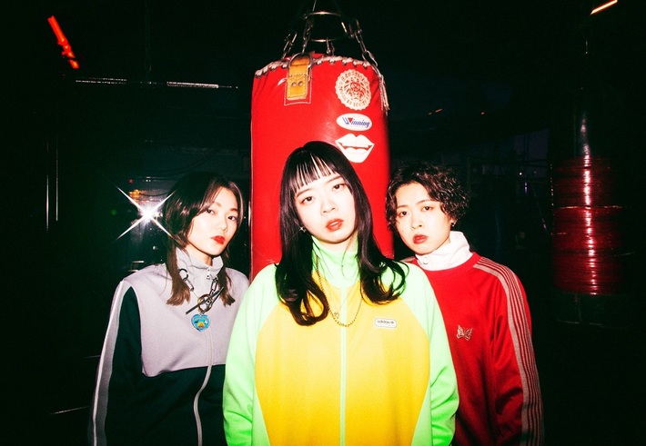 SHISHAMO、本日2/2配信リリースの新曲「狙うは君のど真ん中」MVティーザー＆新アー写公開