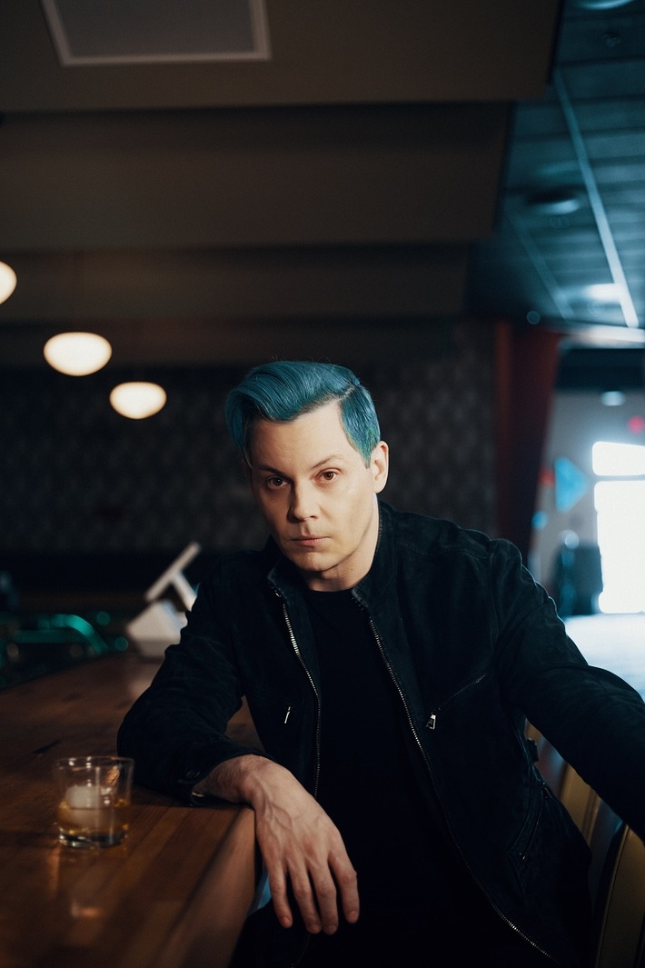 Jack White、Q-TIPをゲストに迎えたニュー・シングル「Hi-De-Ho」リリース
