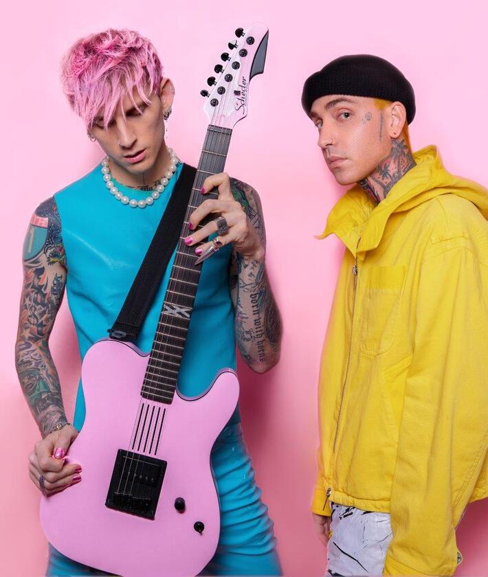 MACHINE GUN KELLY、子猫だらけの「Make Up Sex Feat. BLACKBEAR」MV公開