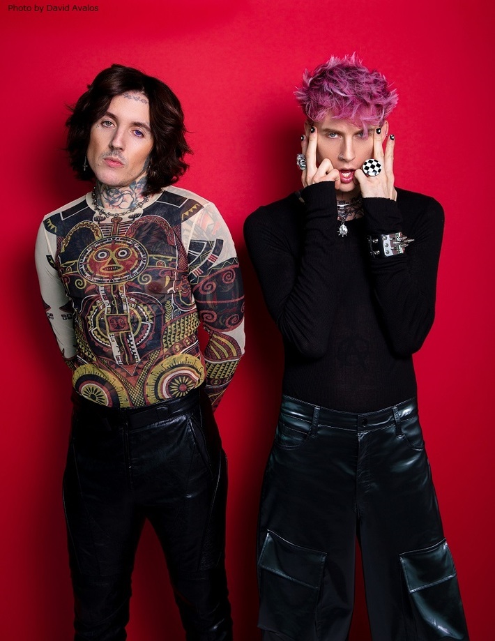 MACHINE GUN KELLY、ニュー・アルバム『Mainstream Sellout』よりBRING ME THE HORIZONフィーチャーした「Maybe」MV公開