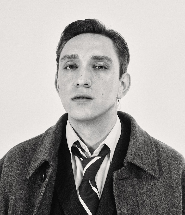 THE XX、Oliver Sim（Vo/Ba）がソロ・デビュー。第1弾シングル「Romance With A Memory」リリース