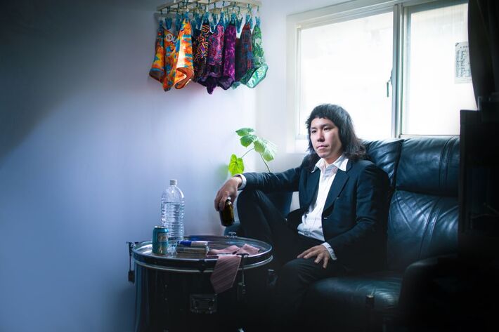 ゲイリー・ビッチェ（モーモールルギャバン）、ソロ名義"ヤジマX"として初のソロ・アルバム『レッド』リリース決定。7月からリリース・ツアーも開催