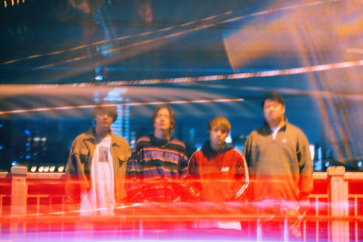 大阪在住4人組ロック・バンド アルコサイト、楽曲「赤い春」が電子マンガ／ノベル・サービス"ピッコマ"の"最強の王様、二度目の人生は何をする？"篇CMタイアップ曲に決定