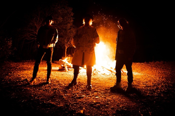 saji、本日配信開始のニュー・デジタル・シングル「灯日」MVフル・バージョン公開