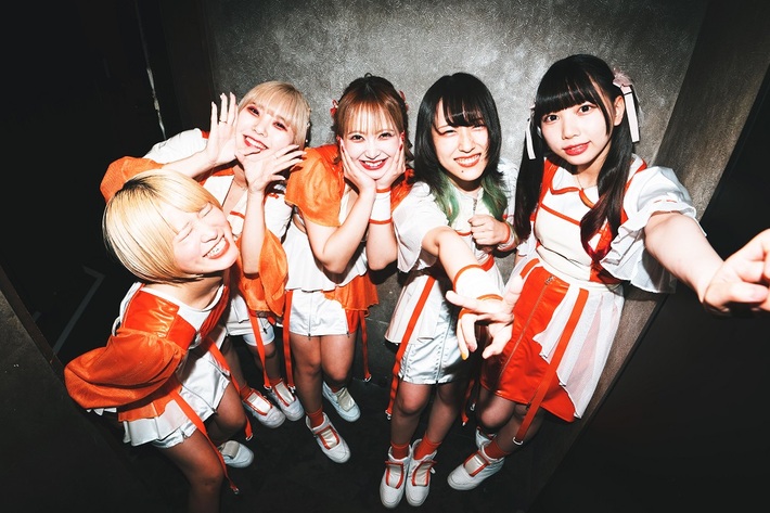 5人組ガールズ・ユニット LYSM、"1st ONEMAN TOUR REVENGE FINAL"より初披露となった「無限大Actor」ライヴ映像公開