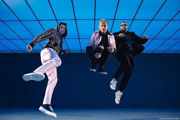 MUSE、先行シングル第3弾となるニュー・アルバム表題曲「Will Of The People」リリース。MVも公開