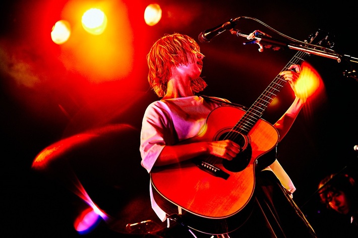 竹内アンナ、本日7/2 20時半からYouTube Live配信＆新曲「泡沫SUMMER」MV公開