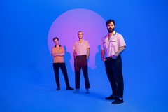 FOALS、ニュー・アルバム表題曲「Life Is Yours」MV公開。明日土曜のフジロックでのライヴについてJimmy Smith（Gt）が語る