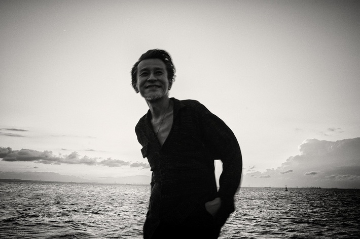 チバユウスケ（The Birthday）ソロ・プロジェクト YUSUKE CHIBA -SNAKE ON THE BEACH-、ニュー・アルバム『SINGS』より「ラブレター」先行配信＆MV公開